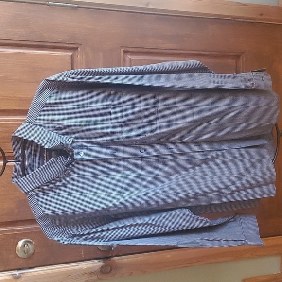 Eddie Bauer Wrinkle Resistant Long Sleeve Button Down Sz. M Shirt - Picture 1 of 13